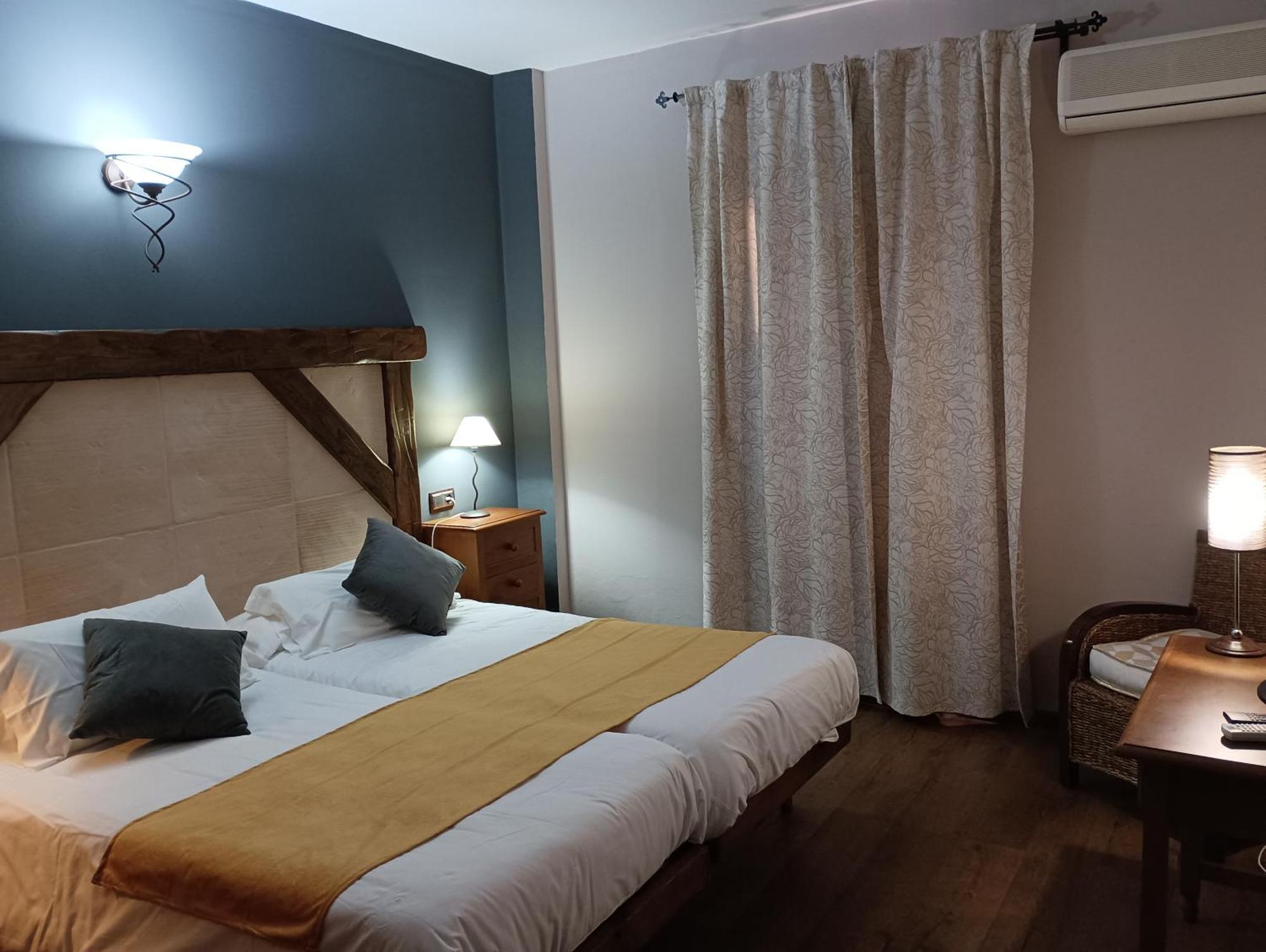 Hotel Rural Los Tadeos Zahara De La Sierra Buitenkant foto