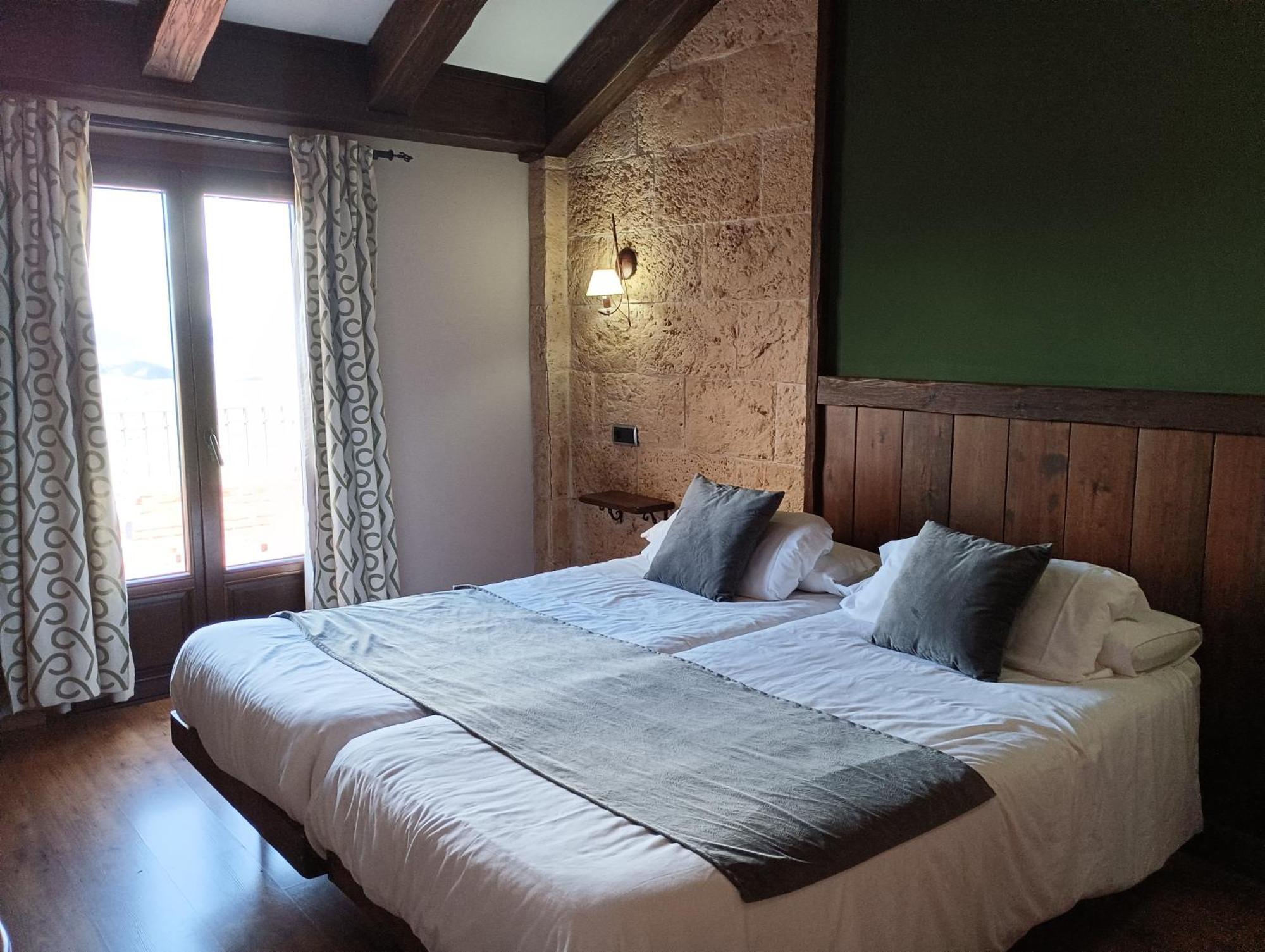 Hotel Rural Los Tadeos Zahara De La Sierra Buitenkant foto