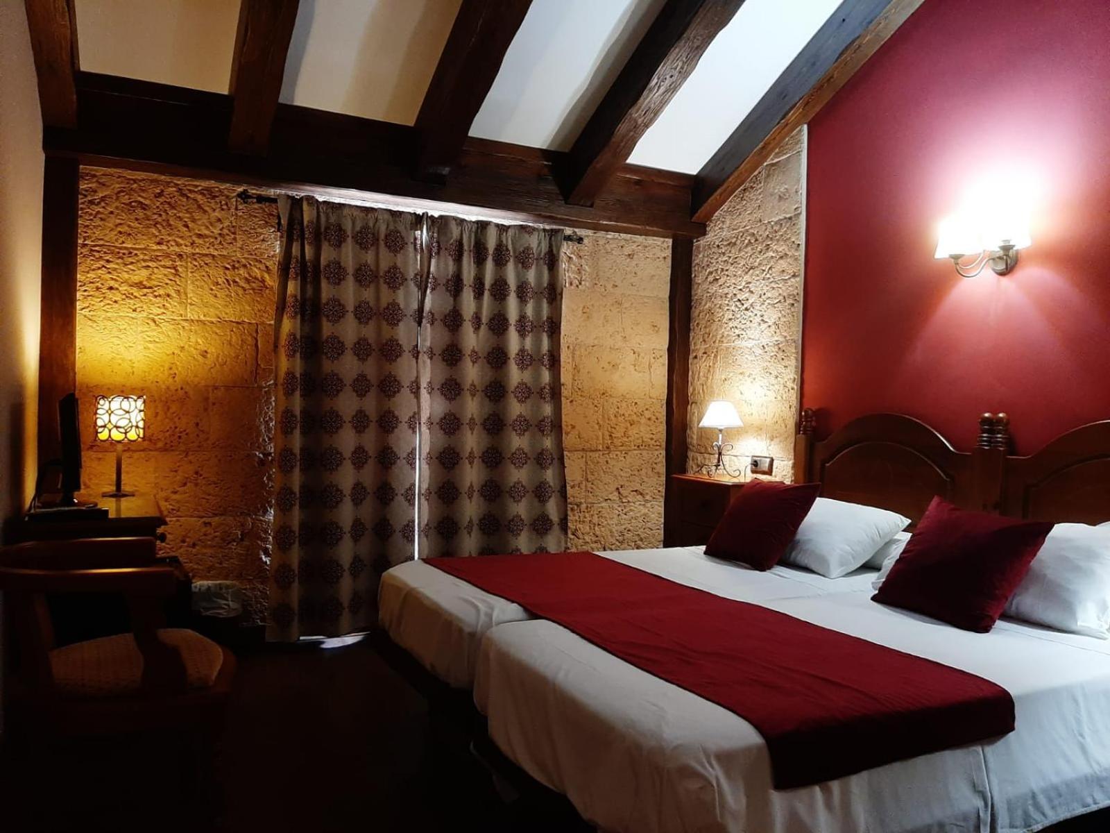 Hotel Rural Los Tadeos Zahara De La Sierra Buitenkant foto
